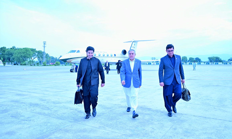 Dar returns to Islamabad