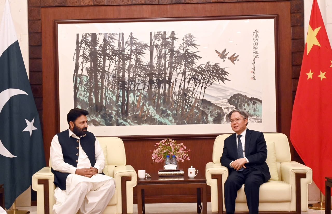 Gilgit-Baltistan CM invites Chinese investment, proposes direct Skardu-Kashgar flights