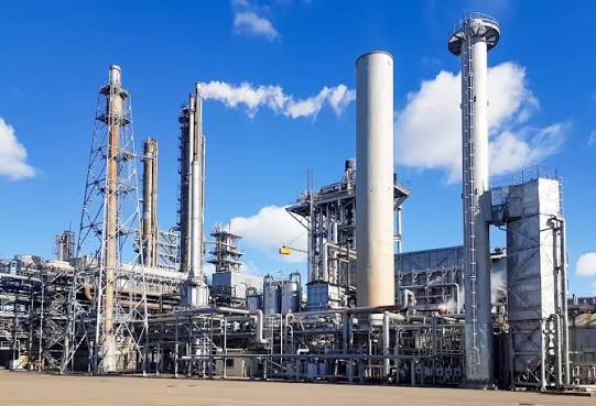 PM Shehbaz approves amendments to Pakistan Oil Refining Policy