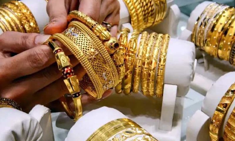 Gold prices nosedown  by Rs15,100 rupees
